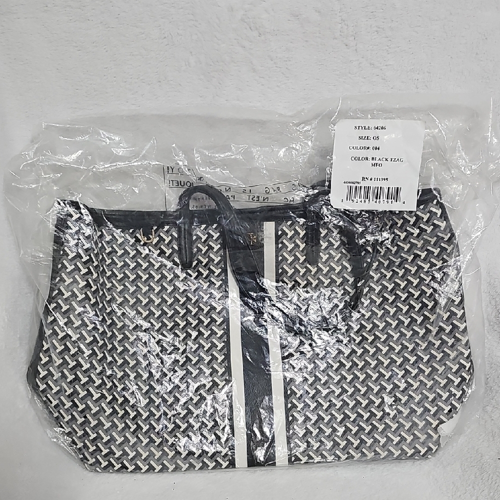 Stylish Black and White Tote Bag Set - Picture 14 of 15